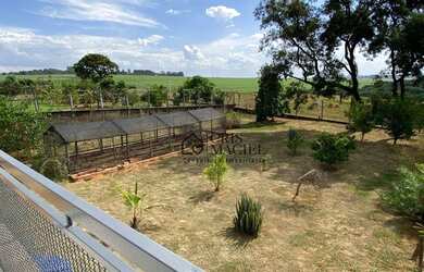Imagem: A casa em condomínio possui 3 Dormitórios, 4 Banheiros, 4