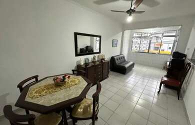 Imagem: O apartamento possui 1 Dormitório, 1 Banheiro, 1 Vaga na garagem