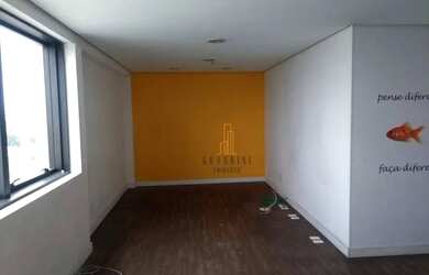 Imagem: O depósito possui 4 Vagas na garagem, 146m² de Área e está