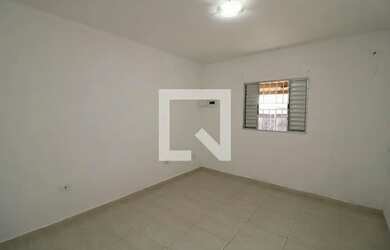 Imagem: A casa possui 1 Dormitório, 1 Banheiro, 1 Vaga na garagem