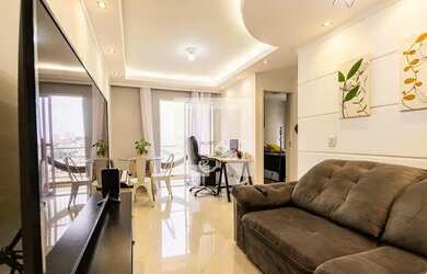 Imagem: O apartamento possui 2 Dormitórios, 1 Banheiro, 1 Vaga na garagem