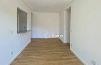 Imagem: O apartamento possui 3 Dormitórios, 2 Banheiros, 2 Vagas na