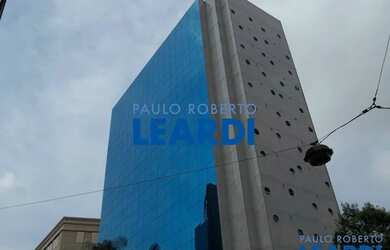 Imagem: O depósito possui 2 Vagas na garagem, 47m² de Área e está