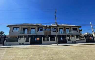 Imagem: A casa possui 3 Dormitórios, 2 Banheiros, 1 Vaga na garagem