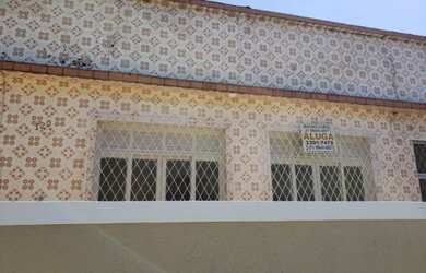 Imagem: A casa possui 4 Dormitórios, 2 Banheiros, 3 Vagas na garagem