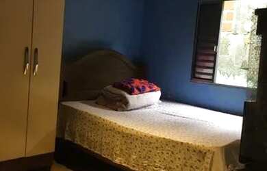 Imagem: A casa possui 1 Dormitório, 1 Banheiro e está localizado