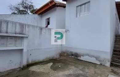 Imagem: A casa possui 2 Dormitórios, 1 Banheiro, 2 Vagas na garagem