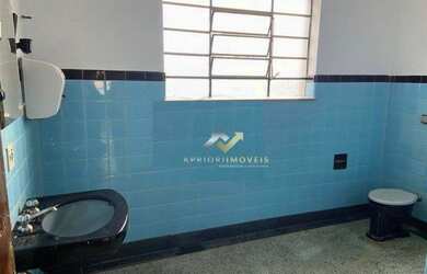 Imagem: A casa possui 3 Dormitórios, 2 Banheiros, 5 Vagas na garagem