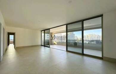 Imagem: O apartamento possui 4 Dormitórios, 5 Banheiros, 4 Vagas na