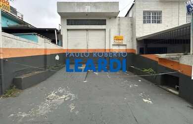 Imagem: O depósito possui 5 Vagas na garagem e 144m² de Área e está