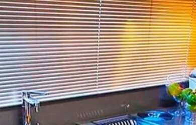 Imagem: A casa em condomínio e possui 3 Dormitórios, 3 Banheiros