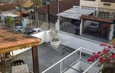 Imagem: A casa possui 3 Dormitórios, 3 Banheiros, 2 Vagas na garagem