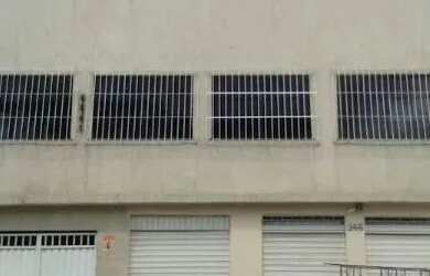 Imagem: O depósito possui 5 Vagas na garagem, 350m² de Área e está