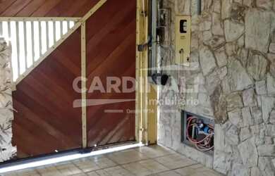 Imagem: A casa possui 2 Dormitórios, 2 Banheiros, 1 Vaga na garagem