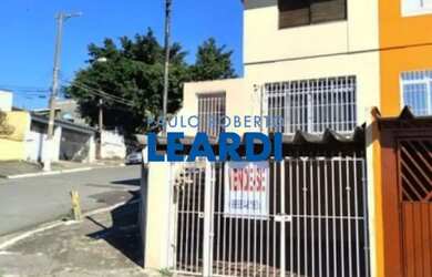 Imagem: A casa possui 2 Dormitórios, 2 Banheiros, 1 Vaga na garagem