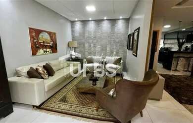 Imagem: A casa possui 3 Dormitórios, 4 Banheiros, 2 Vagas na garagem