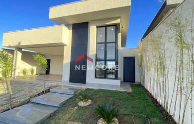 Imagem: A casa em condomínio possui 3 Dormitórios, 3 Banheiros, 2