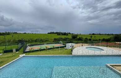 Imagem: O terreno possui 250m² de Área e está localizado em Senador