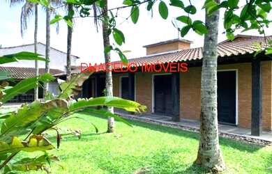 Imagem: A casa possui 3 Dormitórios, 4 Banheiros, 1 Vaga na garagem