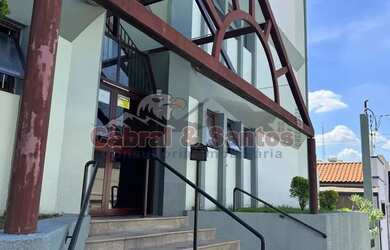 Imagem: O apartamento possui 1 Dormitório, 1 Banheiro, 1 Vaga na garagem