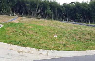 Imagem: O terreno possui 170m² de Área e está localizado em Sítio