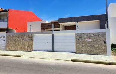 Imagem: A casa possui 3 Dormitórios, 1 Banheiro, 1 Vaga na garagem