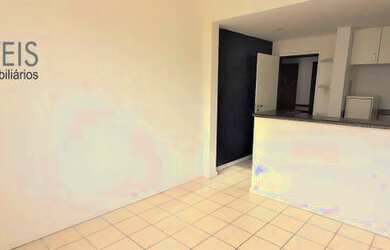 Imagem 2: Apartamento a venda com 57 m2, 1/4 com gabinete em Amaralina, Salvador...