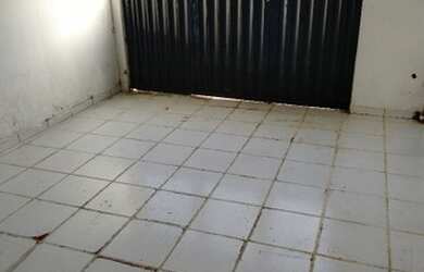 Imagem: A casa possui 2 Dormitórios, 2 Banheiros e está localizado