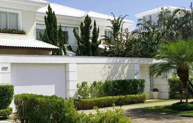 Imagem: A casa em condomínio possui 5 Dormitórios, 5 Banheiros, 5