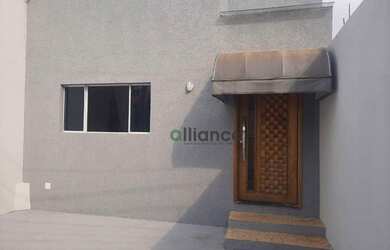 Imagem: A casa possui 3 Dormitórios, 3 Banheiros, 2 Vagas na garagem