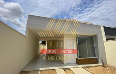 Imagem: A casa possui 2 Dormitórios, 1 Banheiro, 1 Vaga na garagem