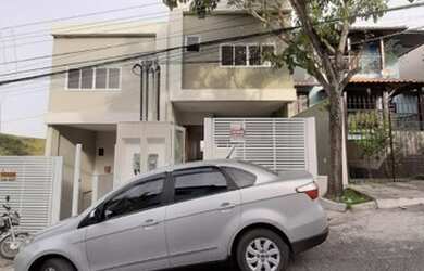 Imagem: A casa possui 3 Dormitórios, 2 Banheiros e 180m² de Área