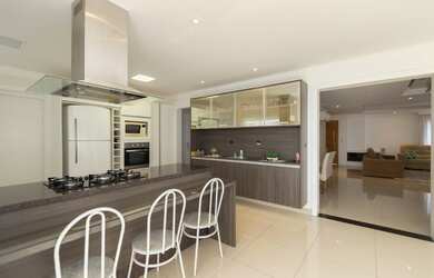 Imagem 11: Casa com suíte no térreo à venda, 317 m² por R$ 2.100.000 - Santa Felicidade - Curitiba/PR