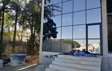 Imagem: O depósito possui 2500m² de Área e Imóvel novo e está localizado