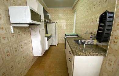 Imagem: O apartamento possui 1 Dormitório, 1 Banheiro, 1 Vaga na garagem