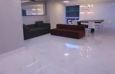 Imagem: O apartamento possui 3 Dormitórios, 5 Banheiros, 2 Vagas na