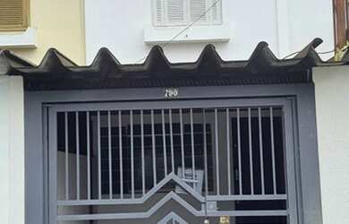 Imagem: A casa possui 2 Dormitórios, 2 Banheiros, 1 Vaga na garagem