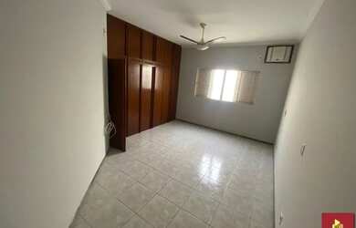 Imagem 14: Casa de condomínio térrea para aluguel possui 236 metros quadrados com...