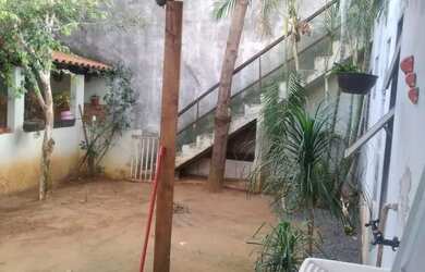 Imagem: A casa possui 1 Dormitório, 1 Banheiro e 1 Vaga na garagem