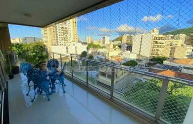 Imagem: O apartamento possui 3 Dormitórios, 3 Banheiros, 2 Vagas na