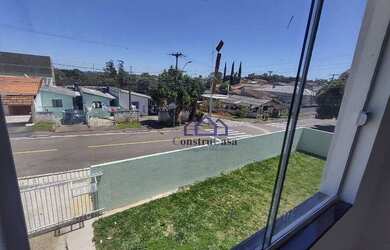 Imagem: A casa possui 3 Dormitórios, 1 Banheiro, 2 Vagas na garagem