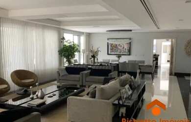 Imagem: A casa em condomínio possui 4 Dormitórios, 5 Banheiros, 5