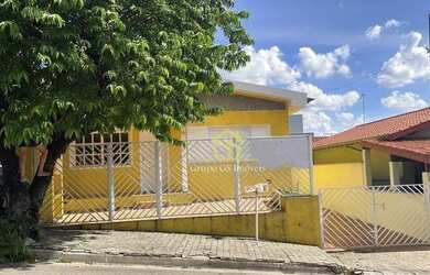 Imagem: A casa possui 2 Dormitórios, 1 Banheiro, 147m² de Área e