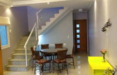 Imagem: A casa possui 3 Dormitórios, 3 Banheiros, 4 Vagas na garagem