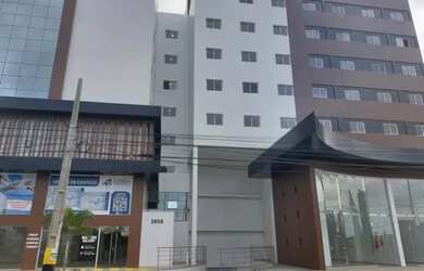 Imagem: O apartamento possui 1 Dormitório, 1 Banheiro, 1 Vaga na garagem