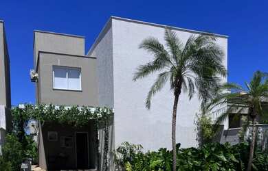 Imagem: A casa em condomínio possui 4 Dormitórios, 4 Banheiros, 2