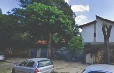 Imagem: A casa possui 4 Dormitórios, 5 Banheiros, 3 Vagas na garagem