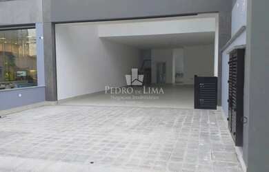 Imagem: O depósito possui 2 Vagas na garagem, 240m² de Área, Imóvel