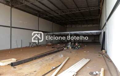 Imagem: O depósito possui 625m² de Área e está localizado em Shopping