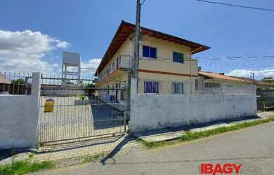 Imagem: O apartamento possui 2 Dormitórios, 1 Banheiro, 33m² de Área